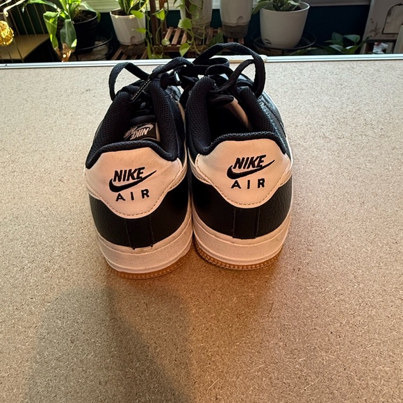 Nike Black and White Sneakers - Picture 3 of 4